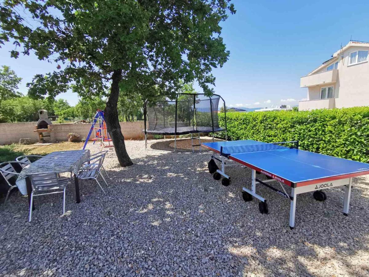 Apartment Lea With Pool Malinska