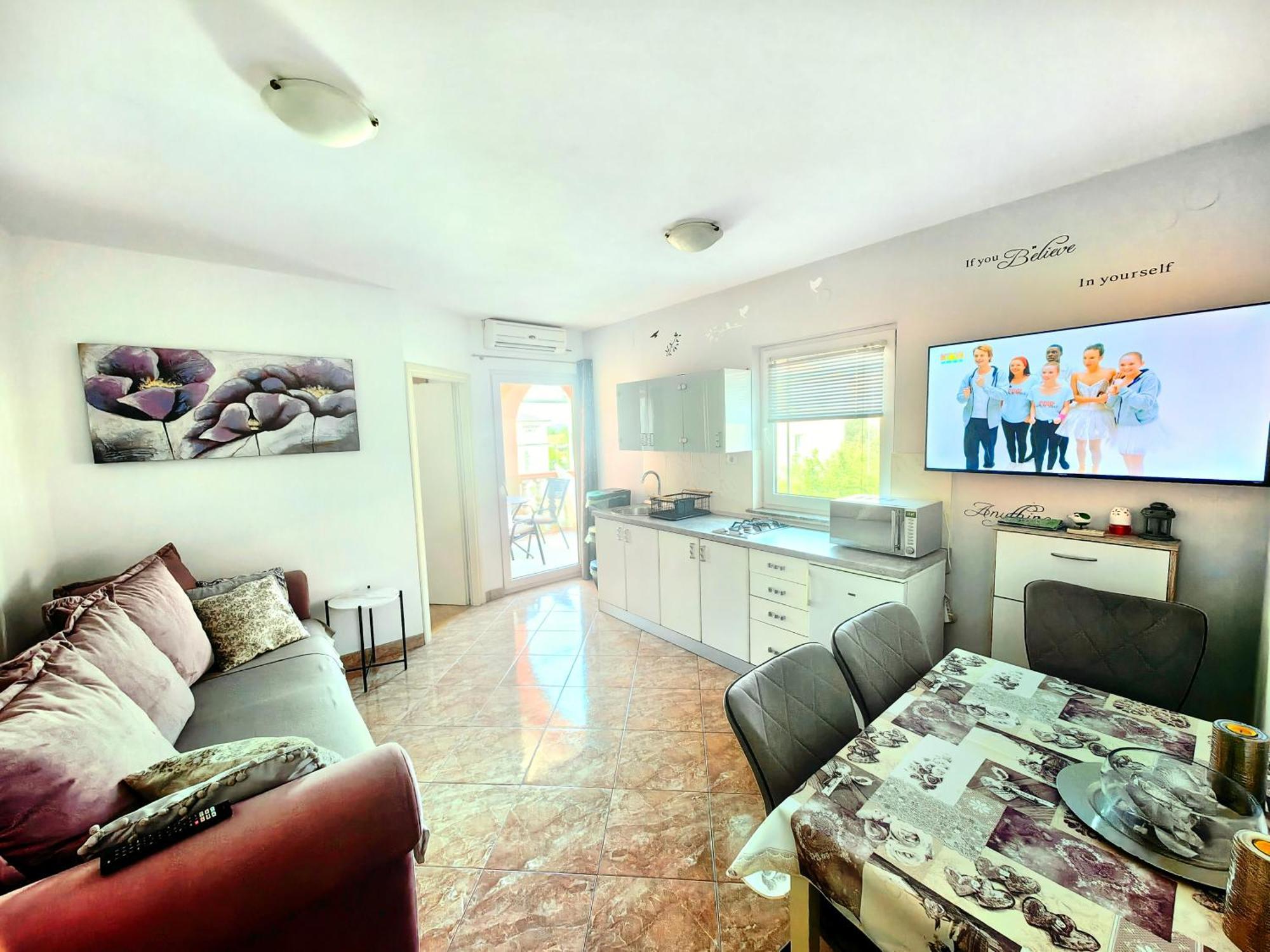 Apartment Lea With Pool Malinska