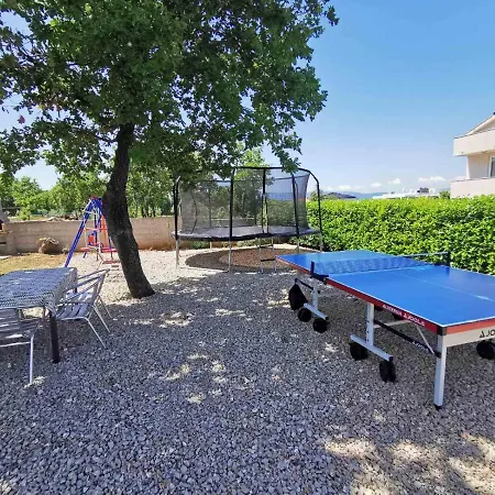 Apartments Lea With Pool Malinska Exterior foto