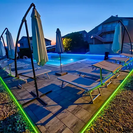 Apartments Lea With Pool Malinska Exterior photo
