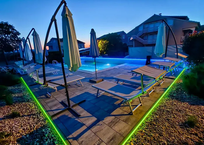 Apartments Lea With Pool