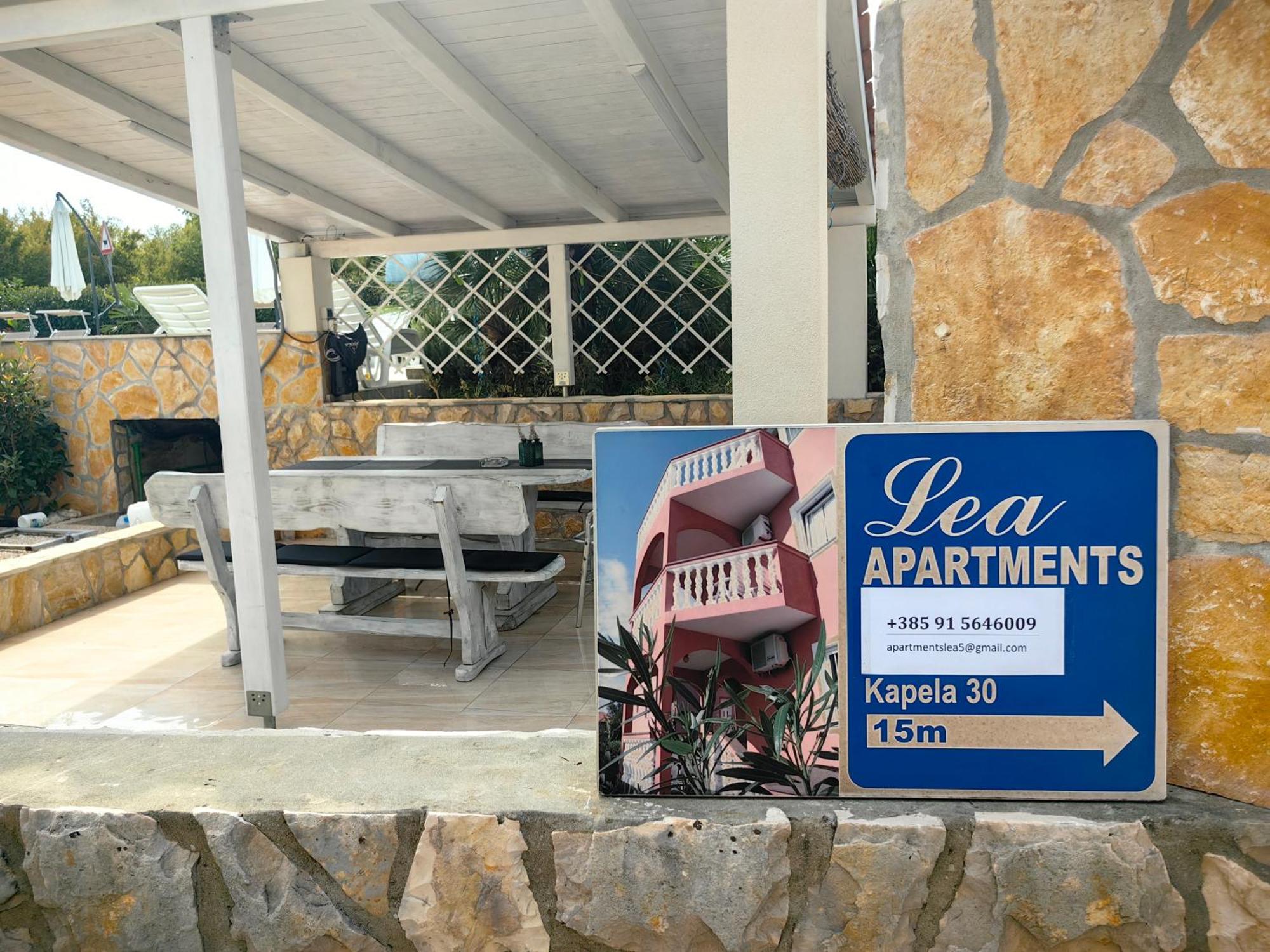 Apartmán Lea With Pool *